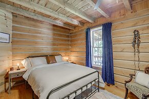 Peaceful Whitley City Cabin on 10 Wooded Acres!