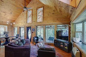 Peaceful Whitley City Cabin on 10 Wooded Acres!