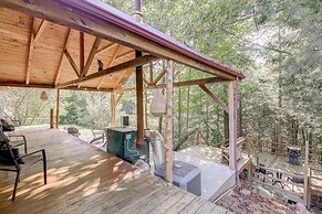 Peaceful Whitley City Cabin on 10 Wooded Acres!