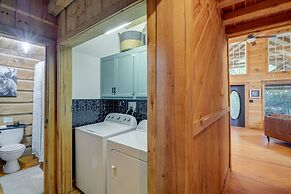 Peaceful Whitley City Cabin on 10 Wooded Acres!