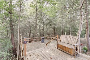 Peaceful Whitley City Cabin on 10 Wooded Acres!