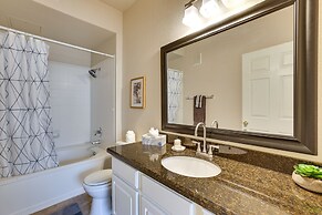 Central Phoenix Condo - Walk to Papago Park!