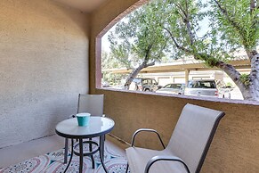 Central Phoenix Condo - Walk to Papago Park!