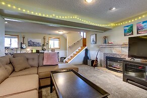 Furnished Deck + Fire Pit: Thornton Family Retreat