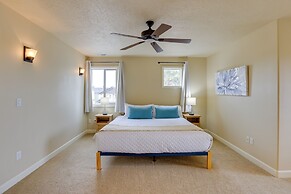 Bend Getaway w/ Private Hot Tub, Patio & Grill!