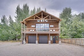 Chic Utah Getaway w/ Fireplace, Sauna & 2 Decks!