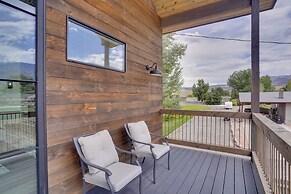Chic Utah Getaway w/ Fireplace, Sauna & 2 Decks!