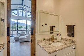 Chic Utah Getaway w/ Fireplace, Sauna & 2 Decks!