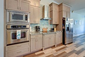 Fort Pierce Escape: Beach-entry Pool, Waterslide!