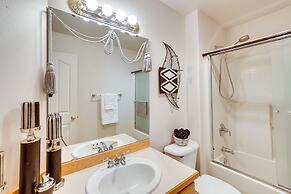 6 Mi to Dtwn Yakima: Central Washington Home