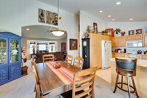 6 Mi to Dtwn Yakima: Central Washington Home