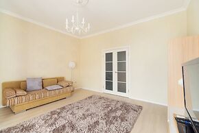 Apartment near the metro