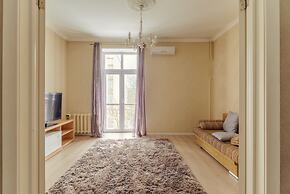 Apartment near the metro