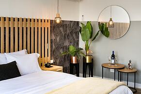 Go Living & Suites - Jalo Rent