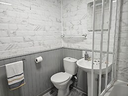 Snug - Colquhoun Square Apartment