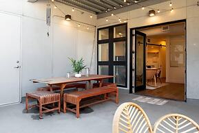 Rino Art Lofts - Bright Boho Loft w Private Patio