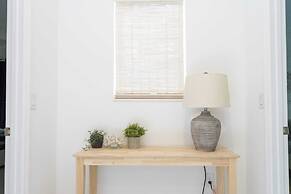 Gorgeous 8B 7BA Melbournbeach w Pool Dock Beach