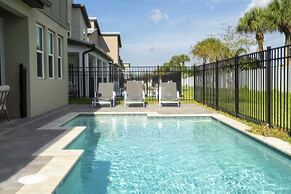 Gorgeous 8B 7BA Melbournbeach w Pool Dock Beach