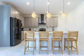 Gorgeous 8B 7BA Melbournbeach w Pool Dock Beach