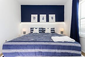 Gorgeous 8B 7BA Melbournbeach w Pool Dock Beach