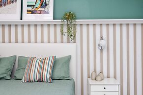 Gorgeous 8B 7BA Melbournbeach w Pool Dock Beach