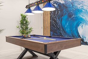 Gorgeous 8B 7BA Melbournbeach w Pool Dock Beach