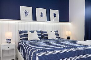 Gorgeous 8B 7BA Melbournbeach w Pool Dock Beach