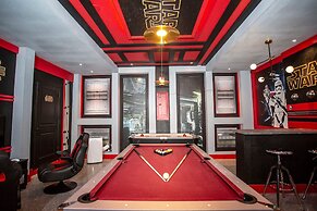 Fabulous Starwars Game Room 9Bd 5BA Sleep 25