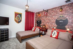 Fabulous Starwars Game Room 9Bd 5BA Sleep 25