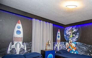 Fabulous Starwars Game Room 9Bd 5BA Sleep 25