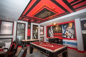Fabulous Starwars Game Room 9Bd 5BA Sleep 25
