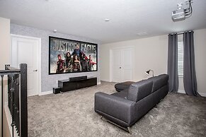 Fabulous Starwars Game Room 9Bd 5BA Sleep 25