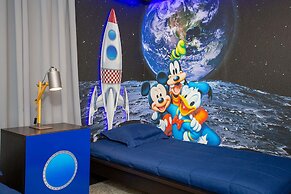 Fabulous Starwars Game Room 9Bd 5BA Sleep 25