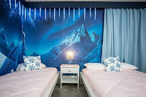 Fabulous Starwars Game Room 9Bd 5BA Sleep 25