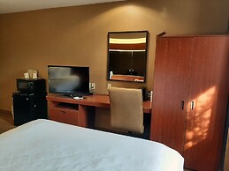 Starkville Inn & Suites