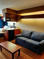 Starkville Inn & Suites