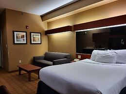 Starkville Inn & Suites