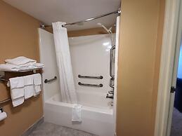 Starkville Inn & Suites