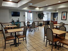 Starkville Inn & Suites