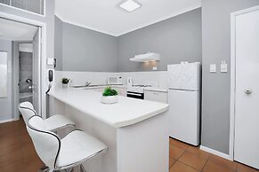 Unique Tropic Escape 111