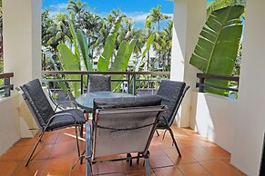 Unique Tropic Escape 111