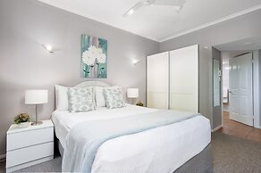 Unique Tropic Escape 111