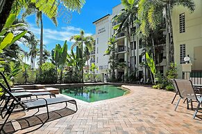 Unique Tropic Escape 111