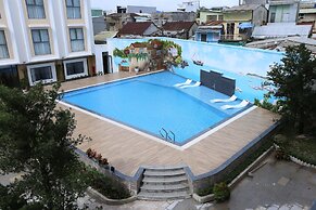 Phu Long Tam Ky Hotel & Restaurant