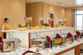 Phu Long Tam Ky Hotel & Restaurant