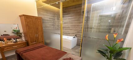 Phu Long Tam Ky Hotel & Restaurant