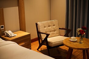 Phu Long Tam Ky Hotel & Restaurant