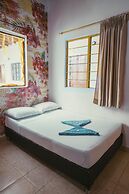 HOSTAL PURA VIDA LA 70