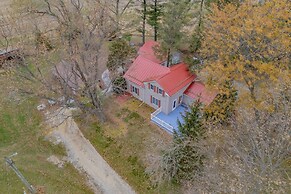 Escape To The Countryside At Black Oak Farm