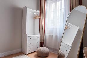 Chic Modern Flat w Balcony 5 min to Taksim